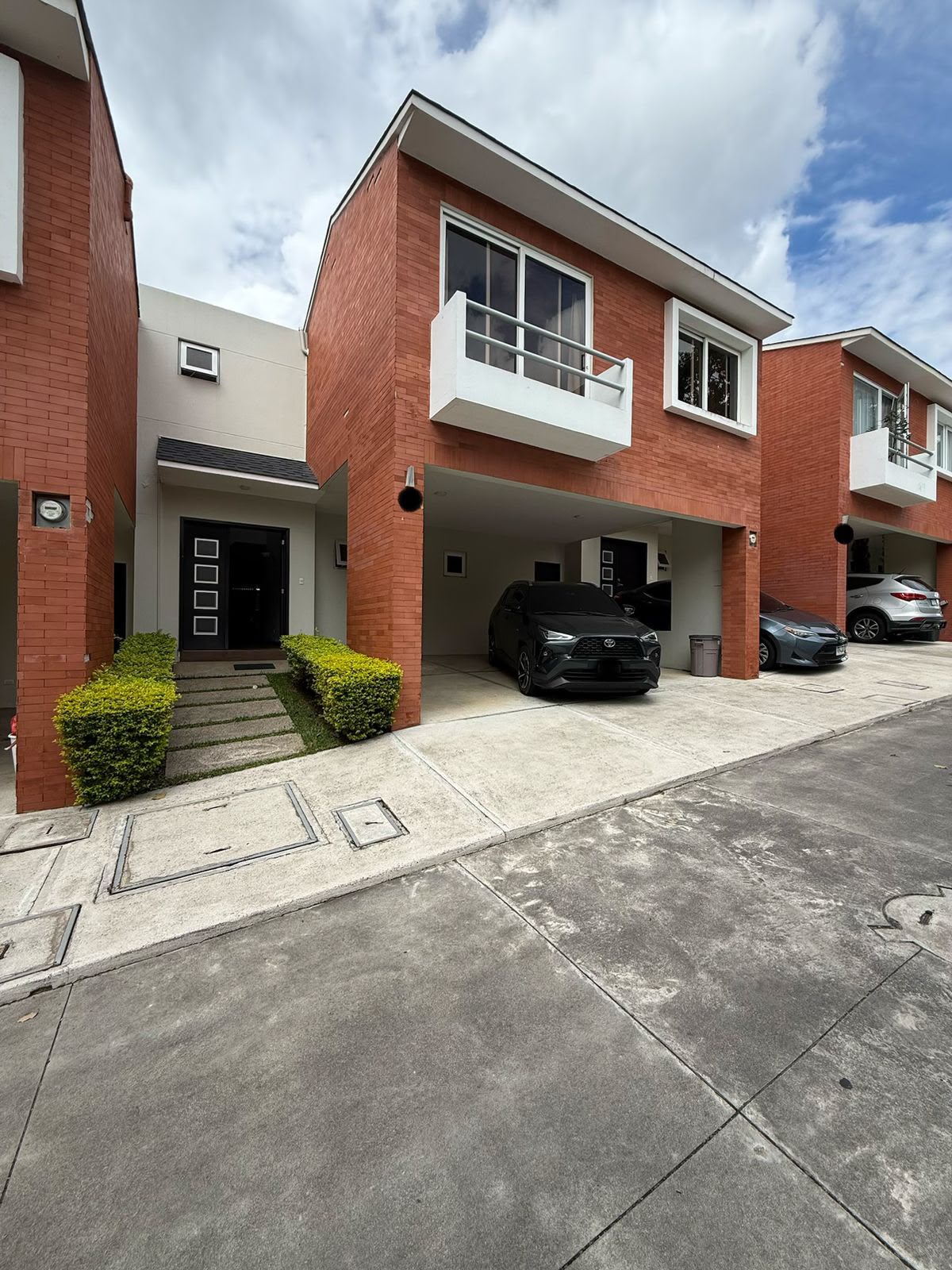 Casa en Venta Condominio Torreones Zona 16