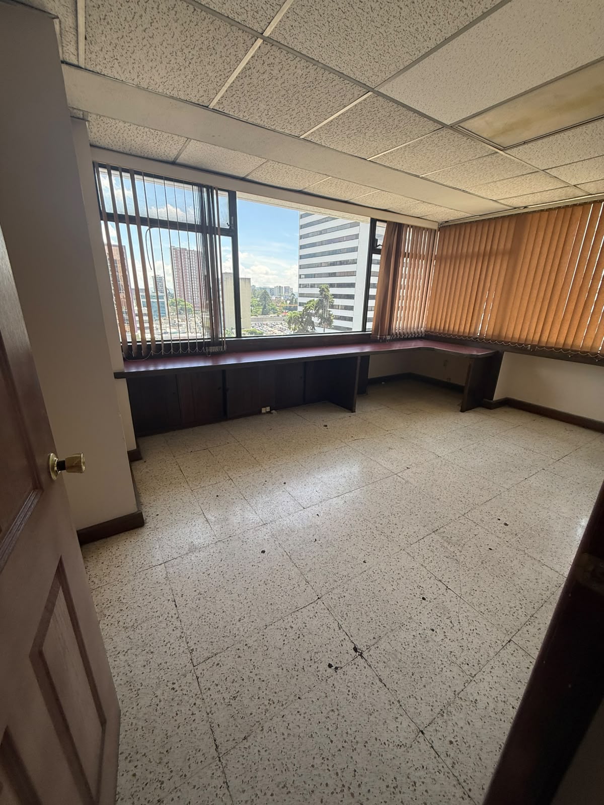 Oficina en Venta Edificio Reforma Montúfar Zona 10